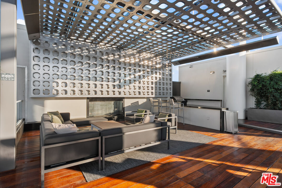 6250 Hollywood Blvd Unit: 11H