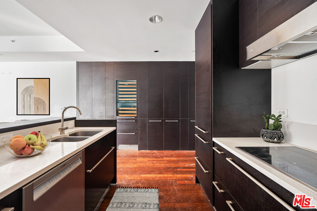 6250 Hollywood Blvd Unit: 11H