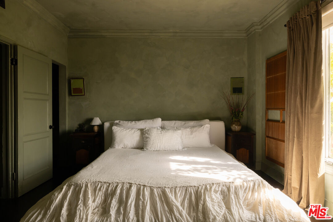 1424 N Crescent Heights Blvd Unit: 34