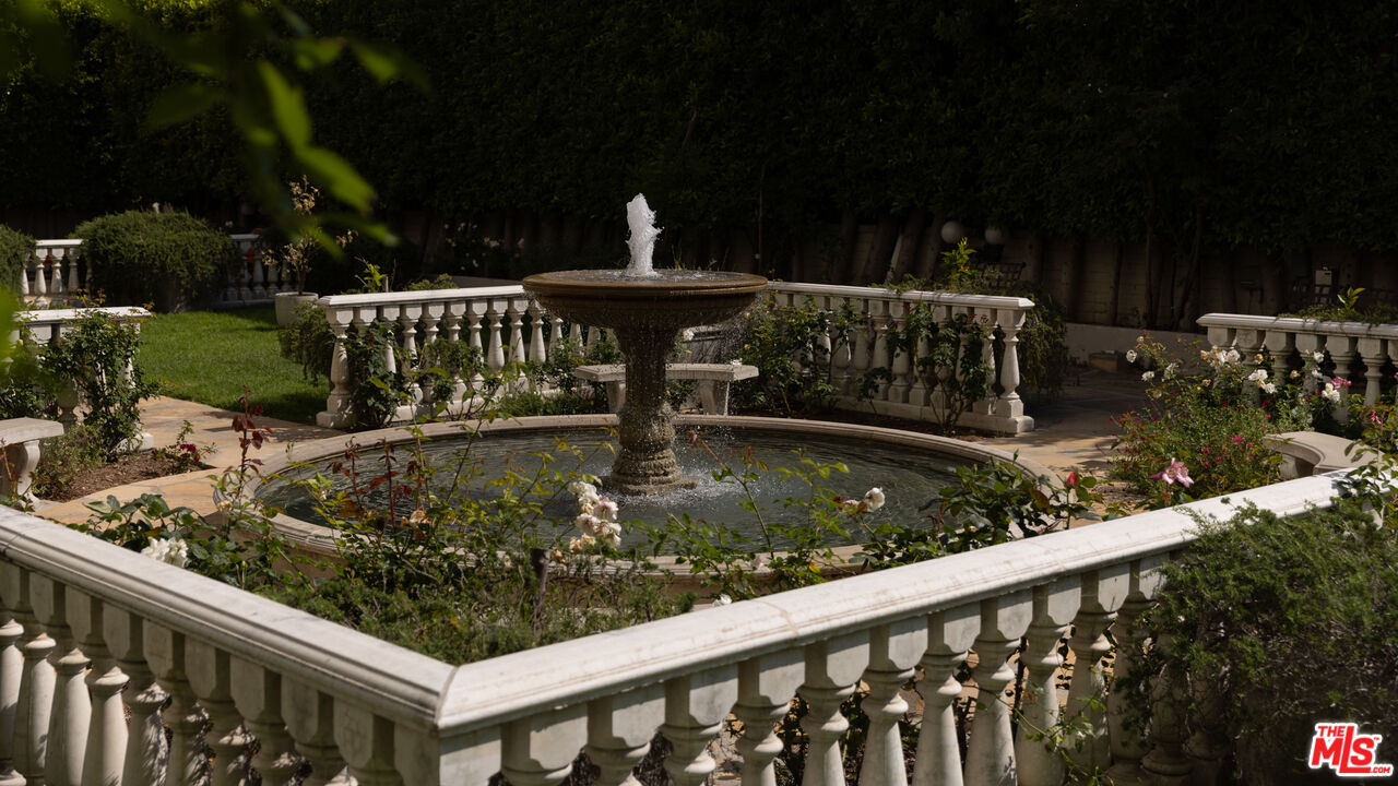 1424 N Crescent Heights Blvd Unit: 34