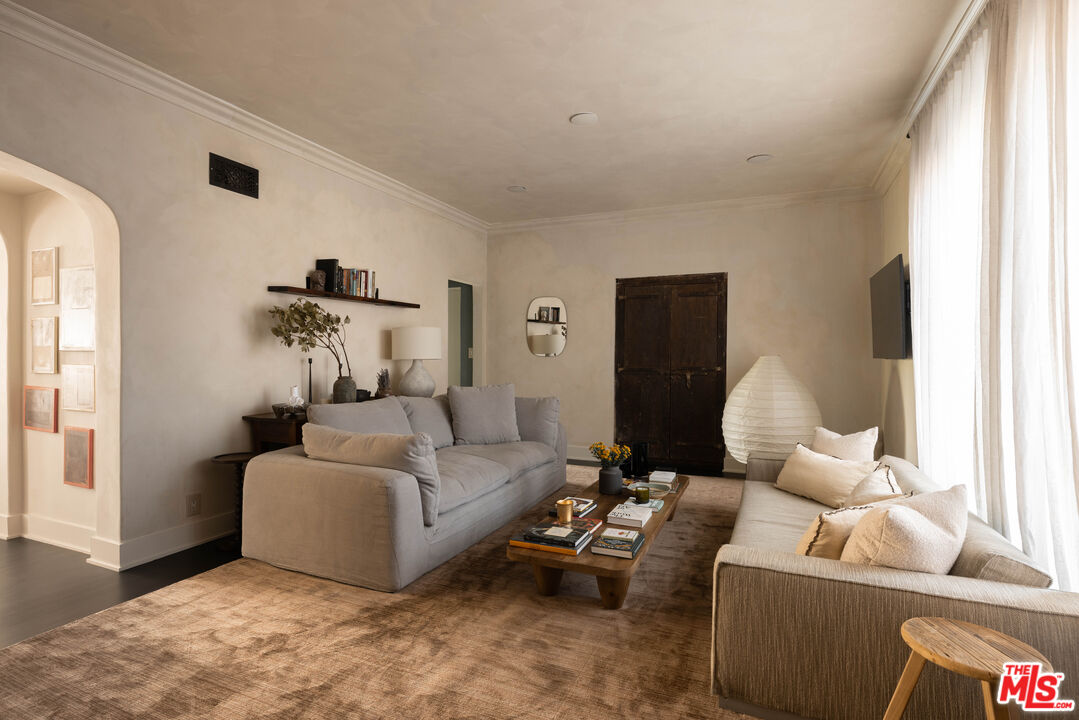 1424 N Crescent Heights Blvd Unit: 34