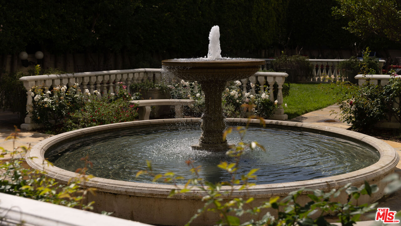 1424 N Crescent Heights Blvd Unit: 34