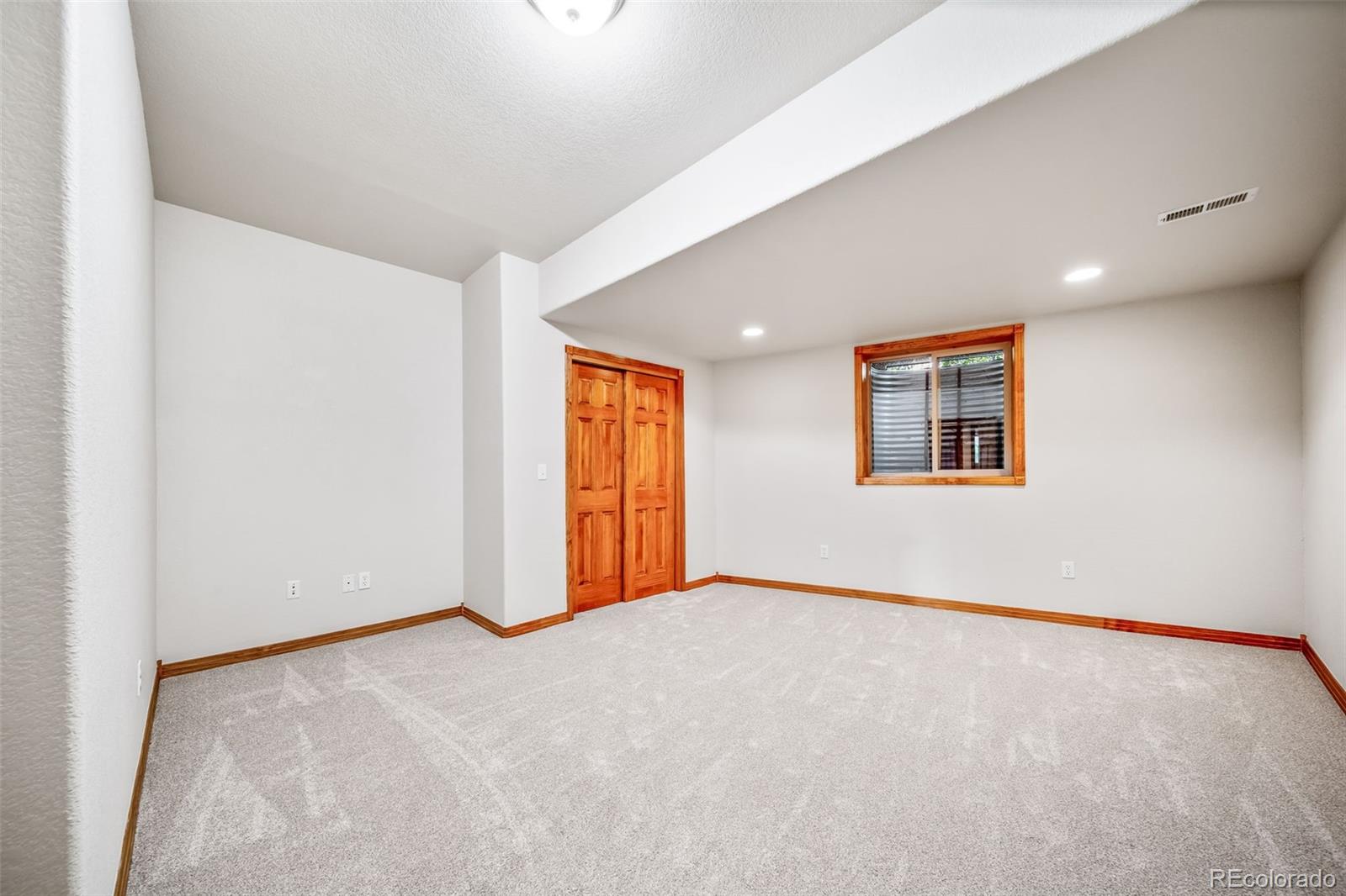 7596 Rollins Drive