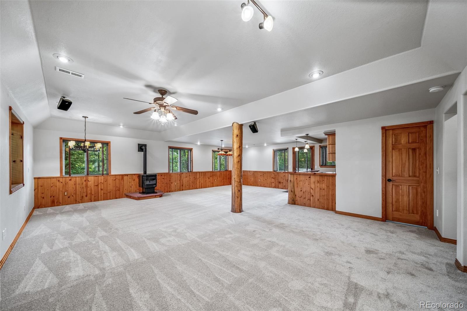 7596 Rollins Drive