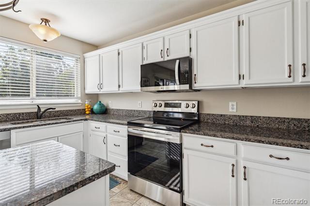 6284 Laguna Circle