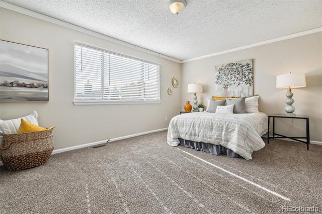 6284 Laguna Circle