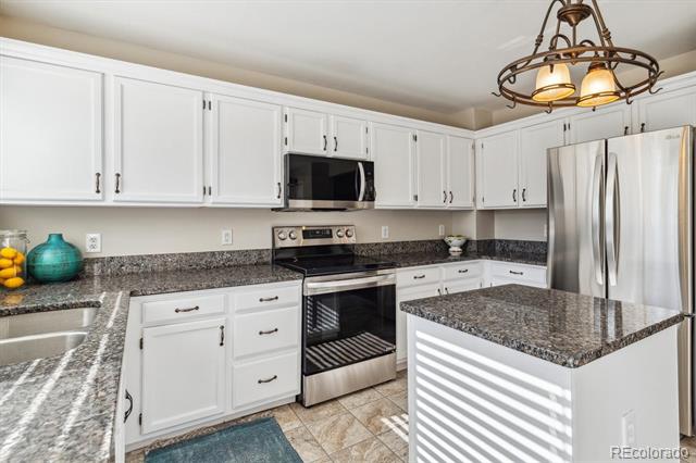 6284 Laguna Circle