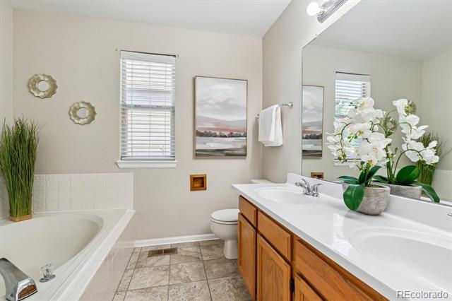 6284 Laguna Circle