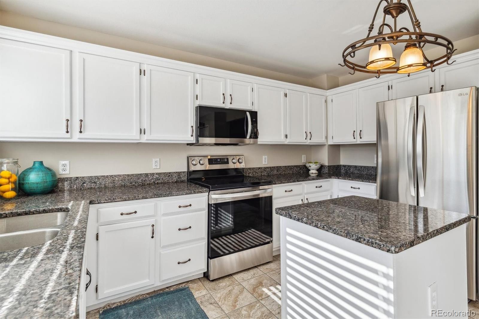 6284 Laguna Circle