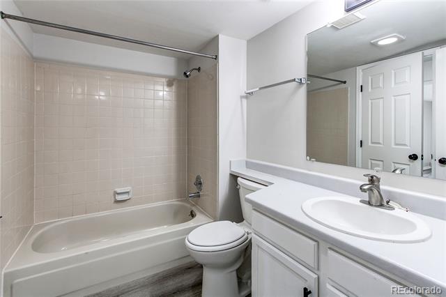 4899 S Dudley Street Unit: 15B
