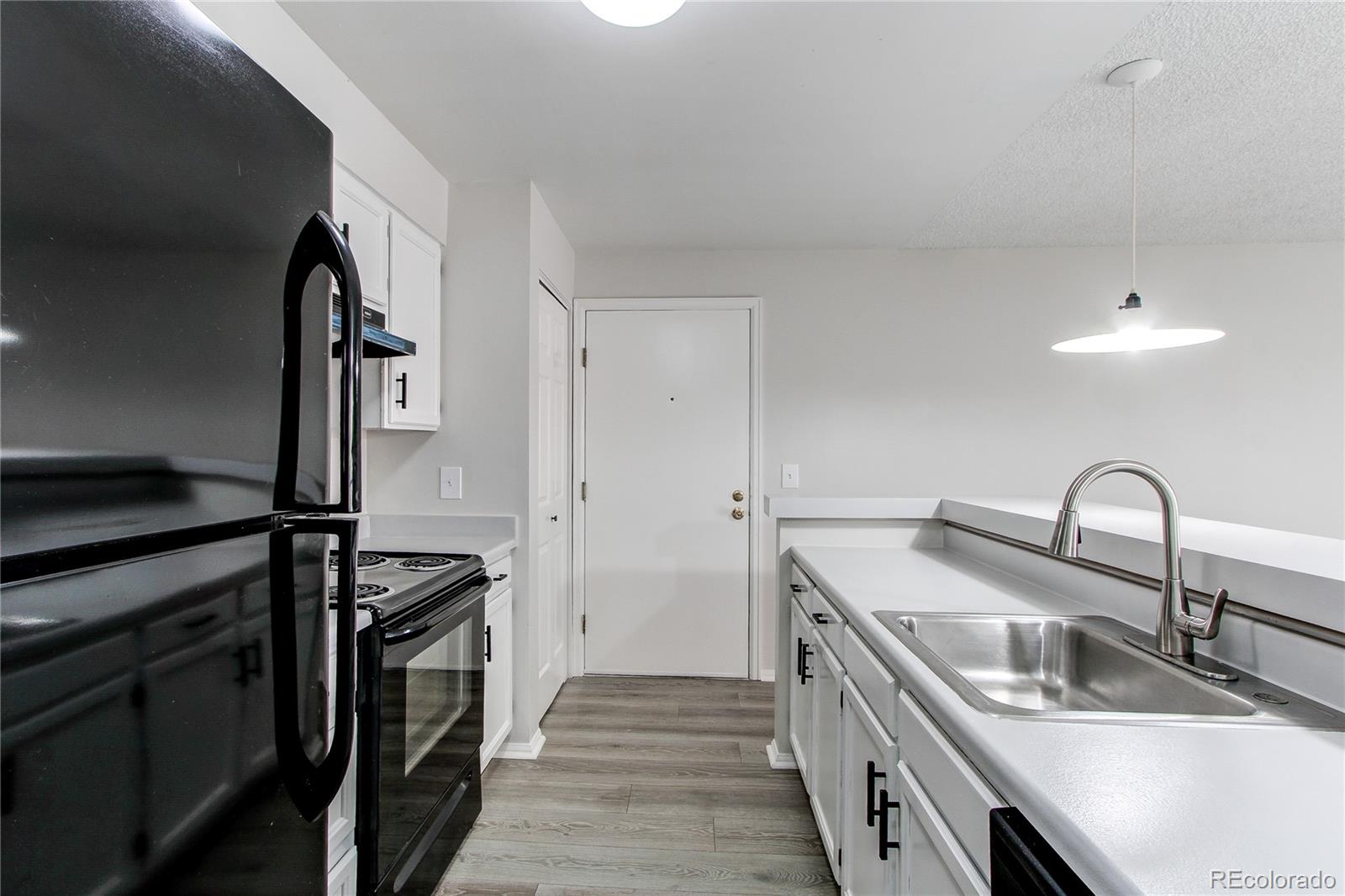 4899 S Dudley Street Unit: 15B
