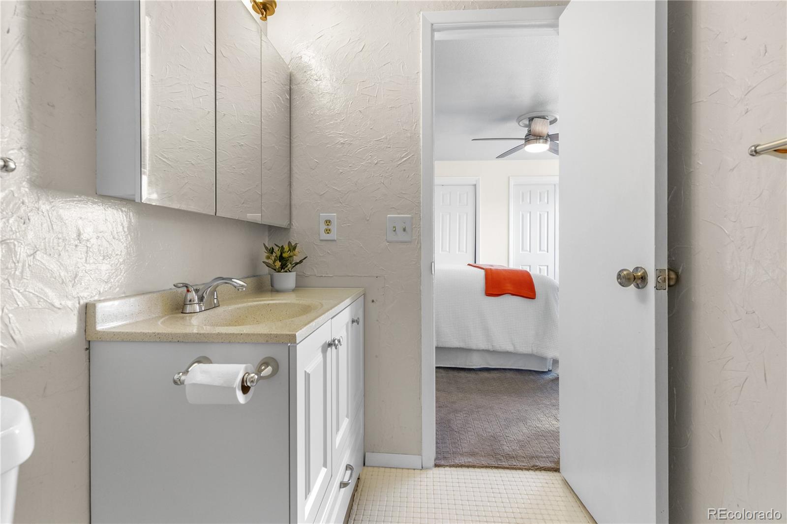 1315 Estes Street Unit: 13C