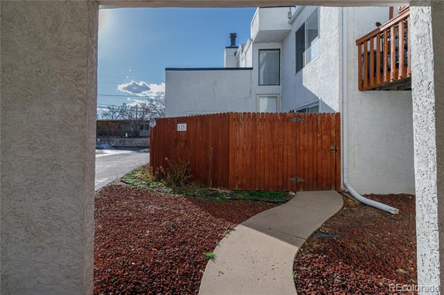 1315 Estes Street Unit: 13C