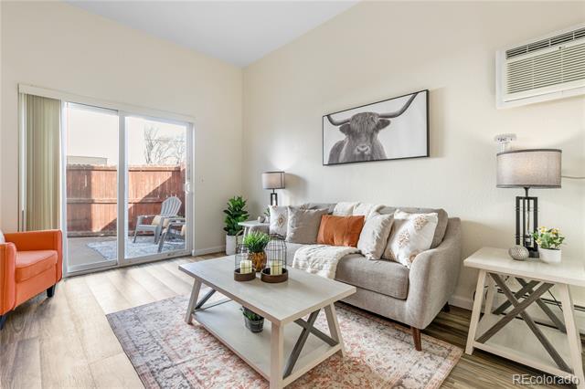 1315 Estes Street Unit: 13C