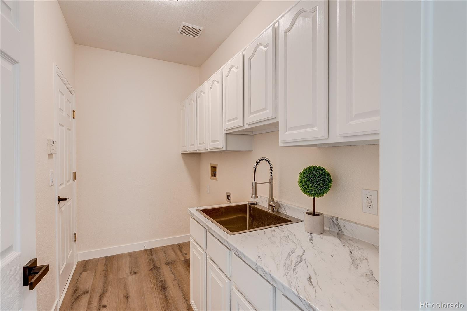 2137 Brierly Court