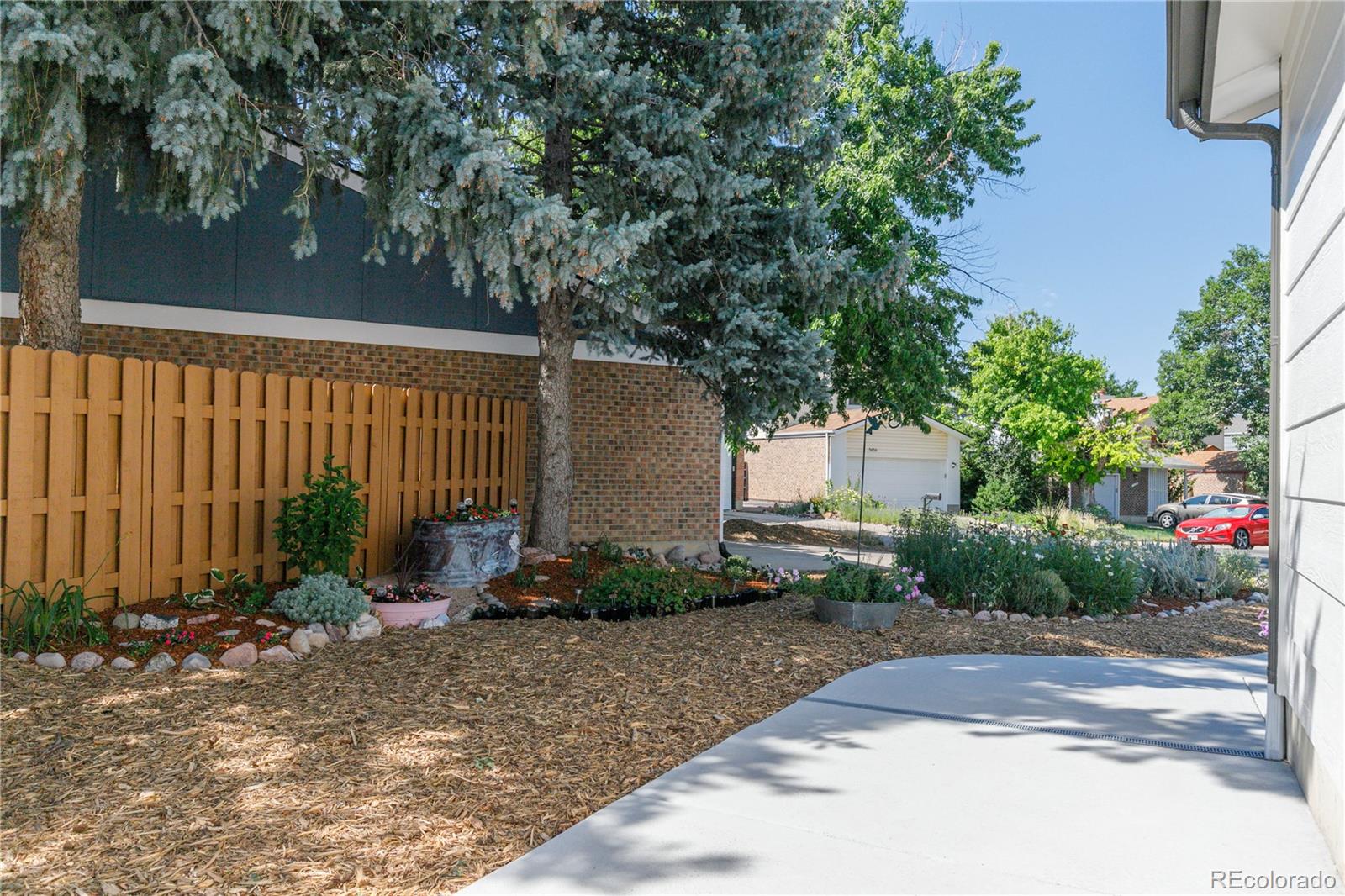 5633 W 71st Place