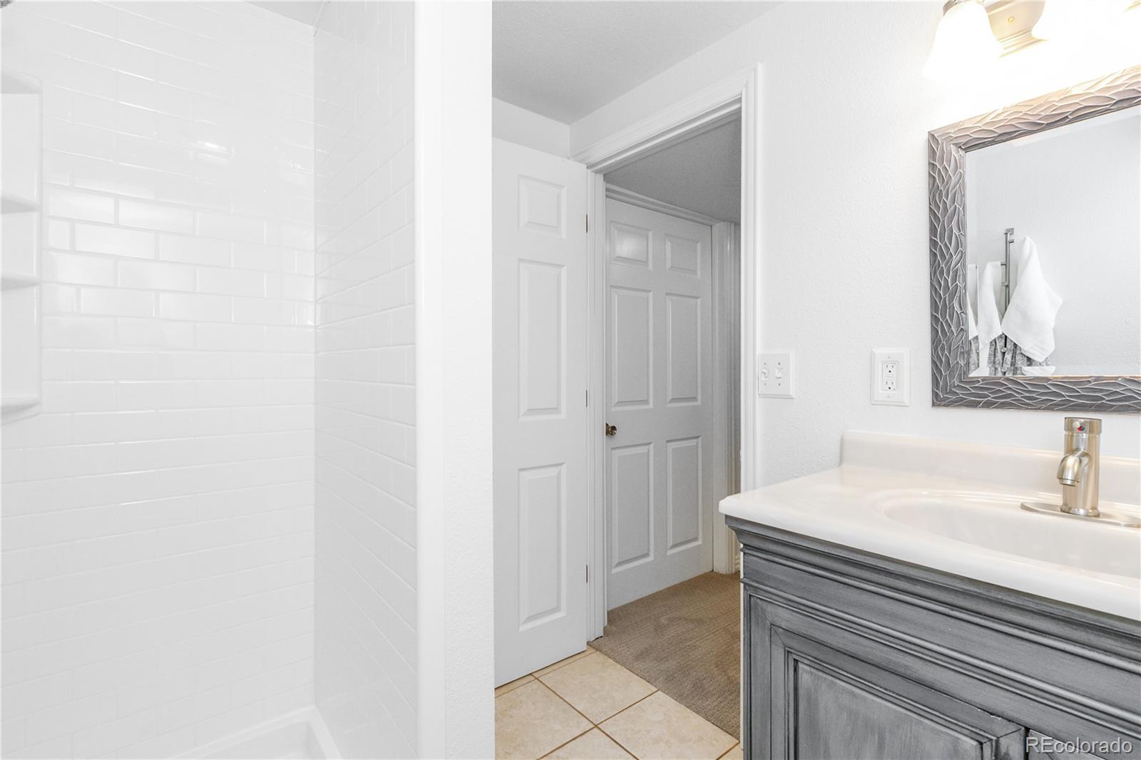 5633 W 71st Place