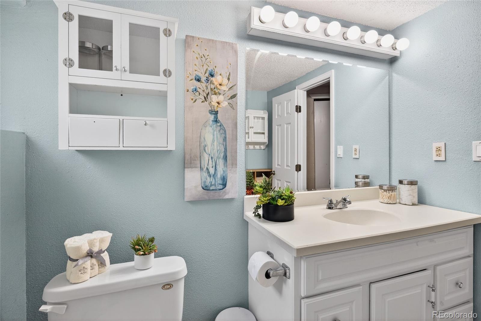 2916 S Downing Street