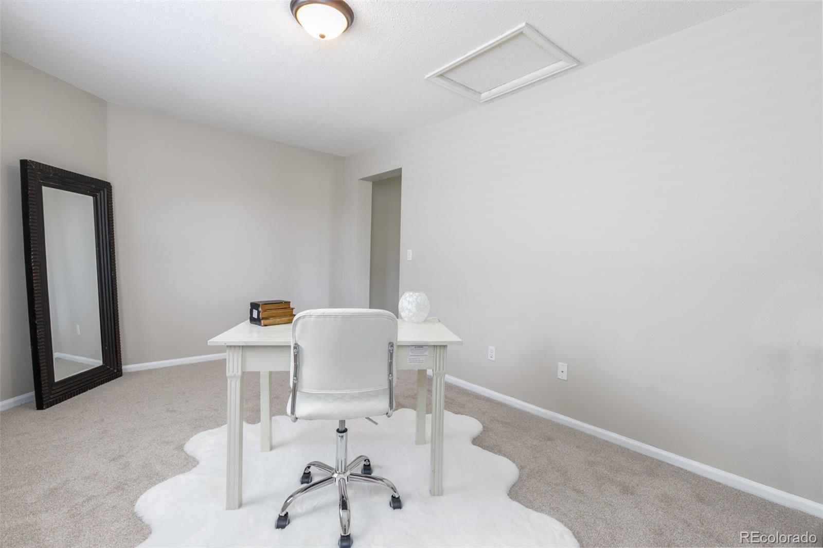 10501 Hyacinth Street