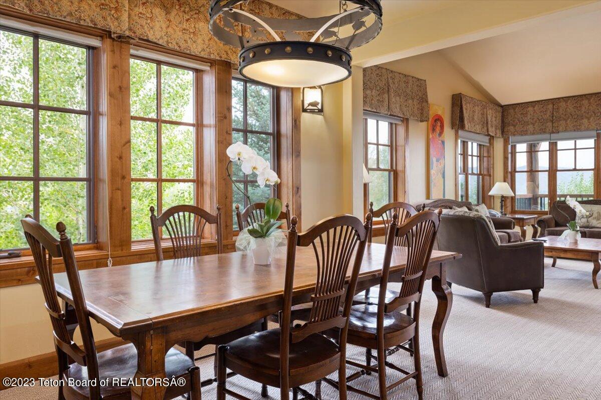 548 SNOW KING Loop, 483