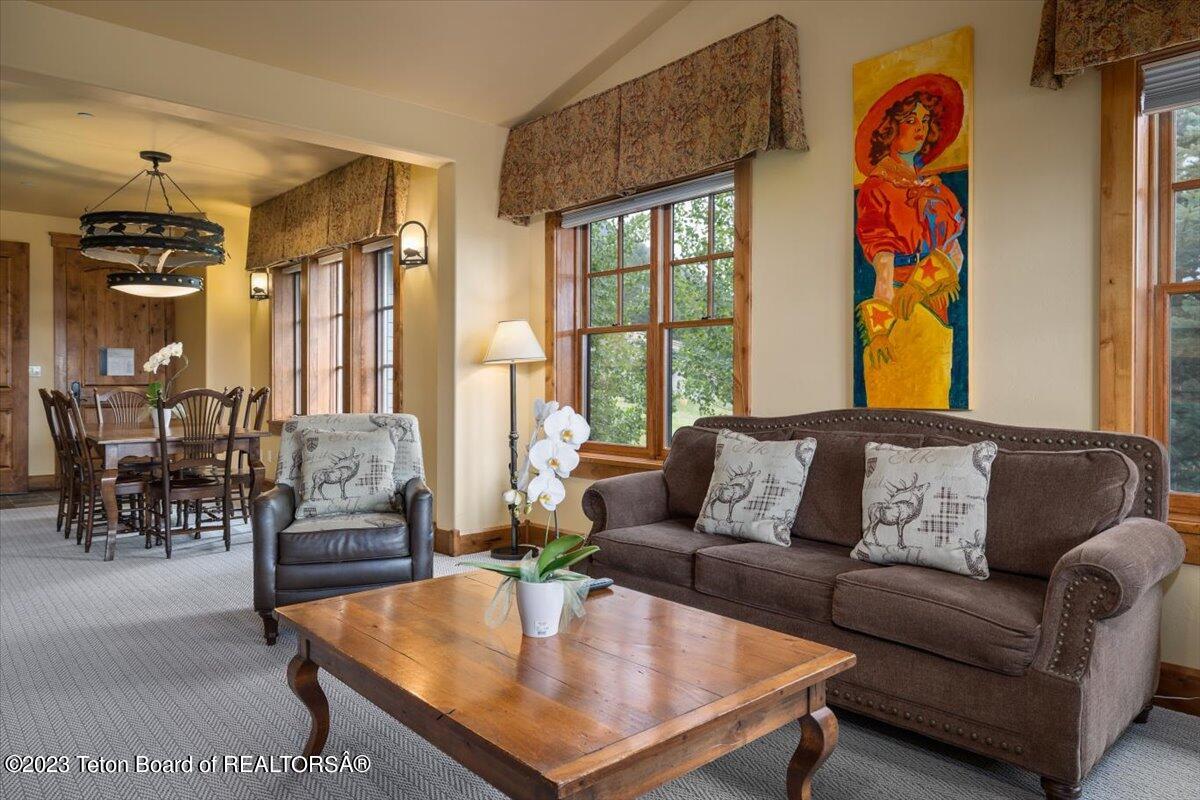 548 SNOW KING Loop, 483
