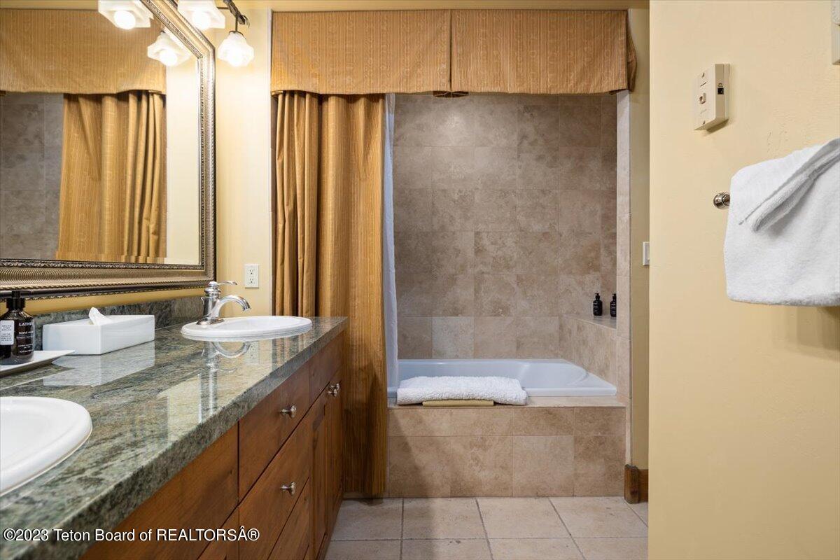 548 SNOW KING Loop, 483