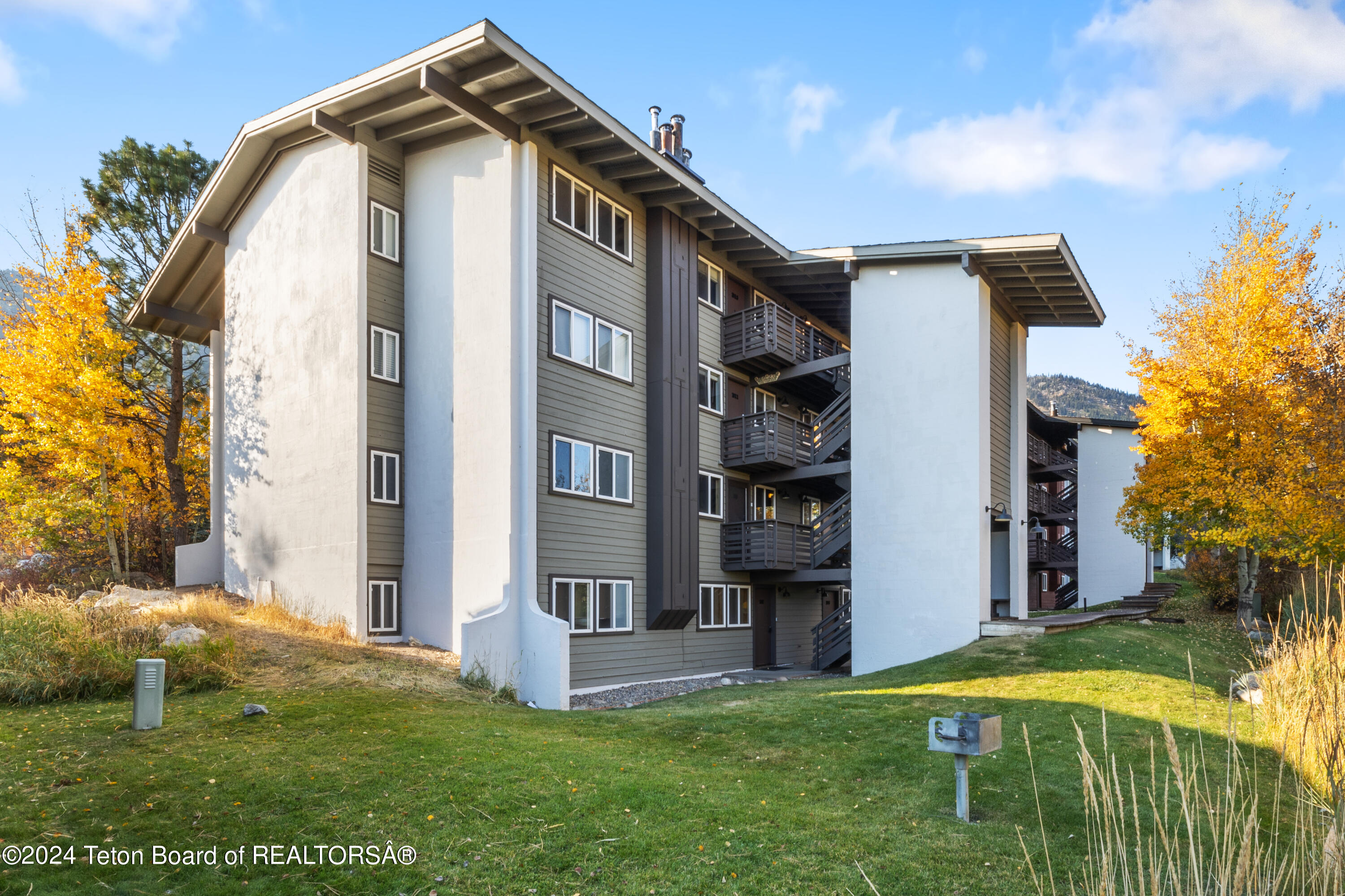7120 N RACHEL Way, 4-1