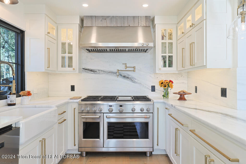 6900 W PAINTBRUSH Trail
