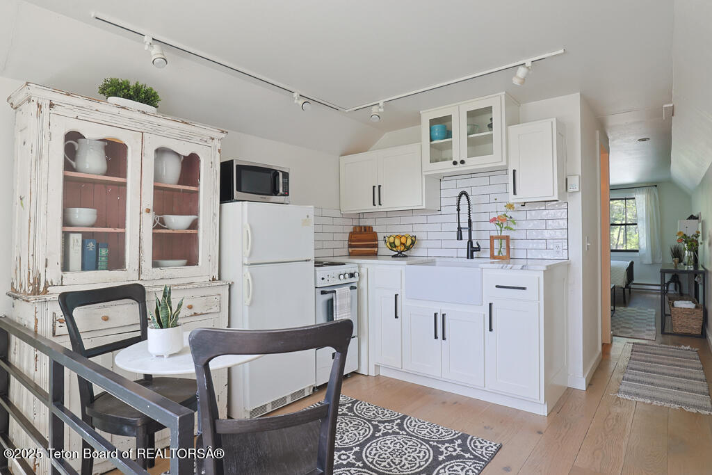 6900 W PAINTBRUSH Trail