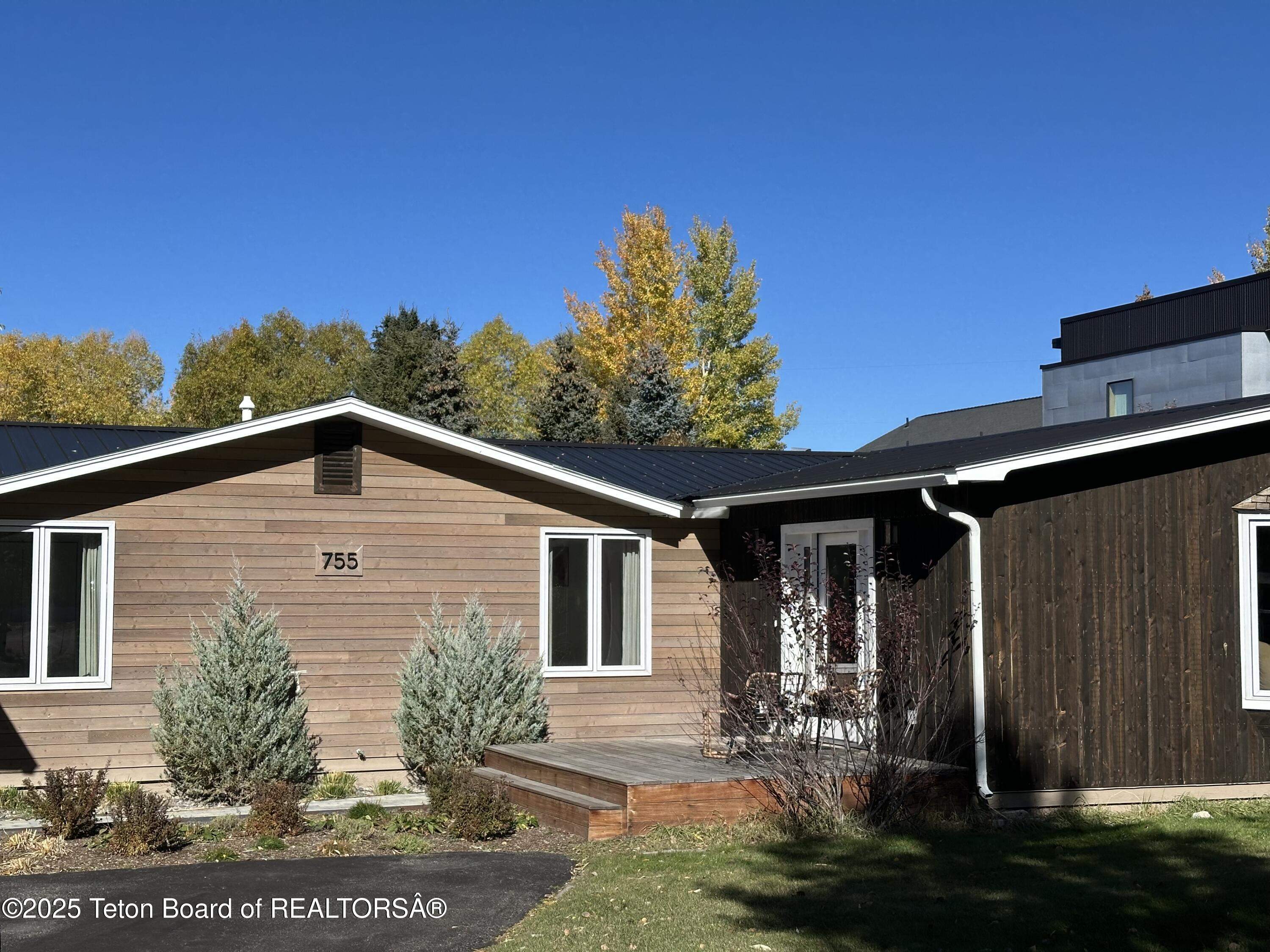 755 CACHE CREEK Drive