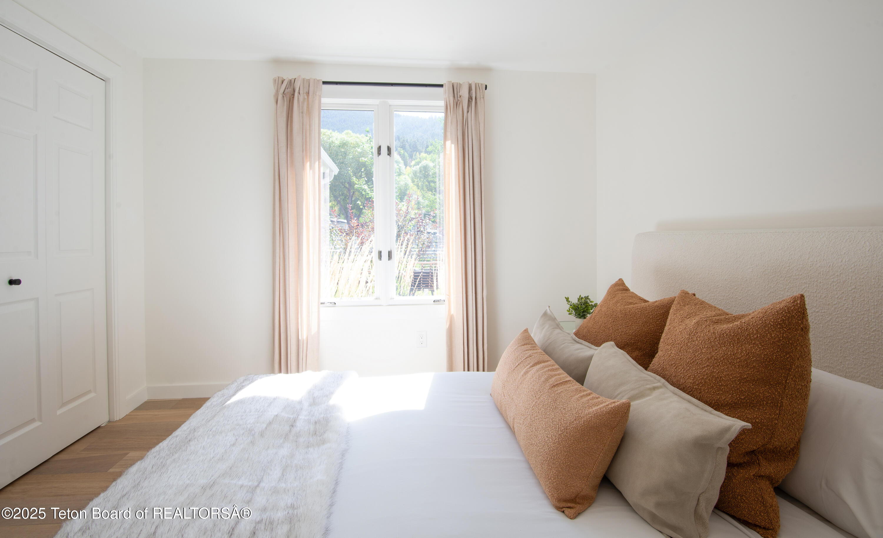 755 CACHE CREEK Drive