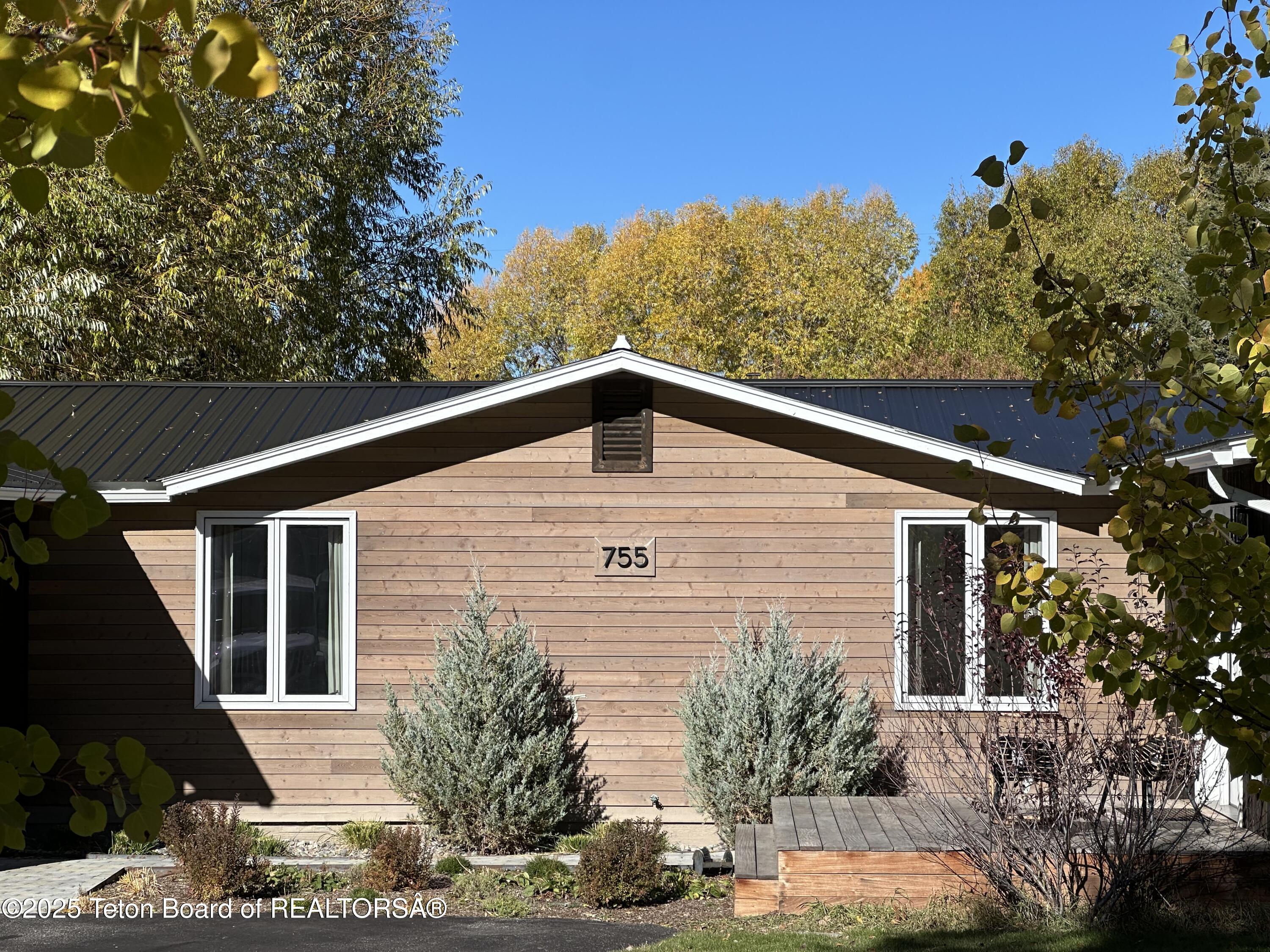 755 CACHE CREEK Drive