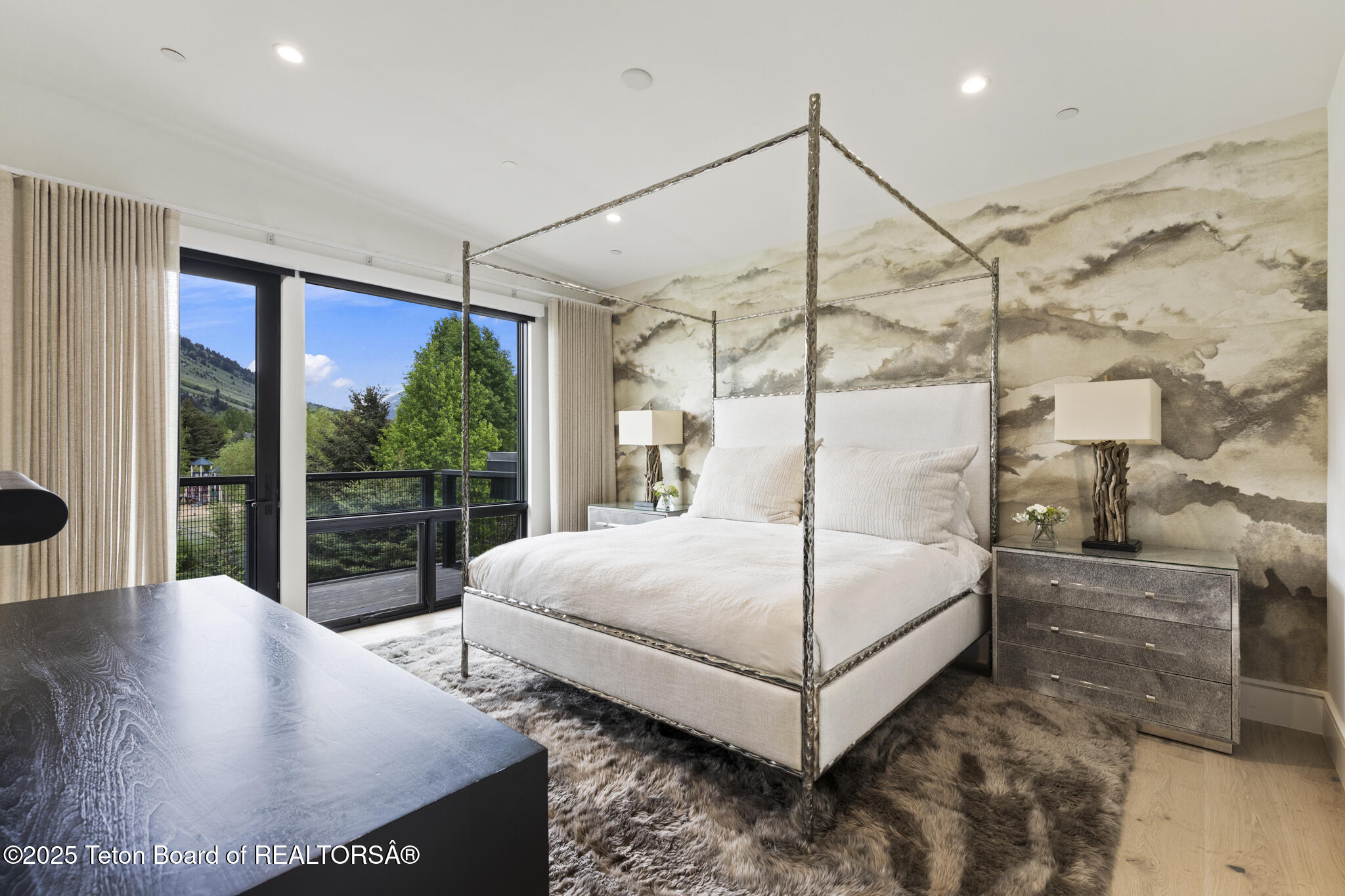 304 HIDDEN HOLLOW Drive, 304