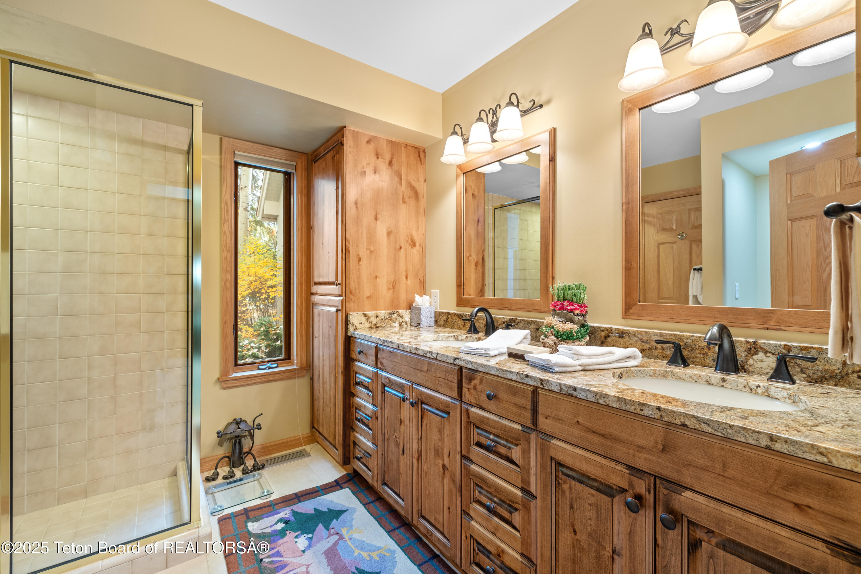 3035 N WHITE PINE Lane