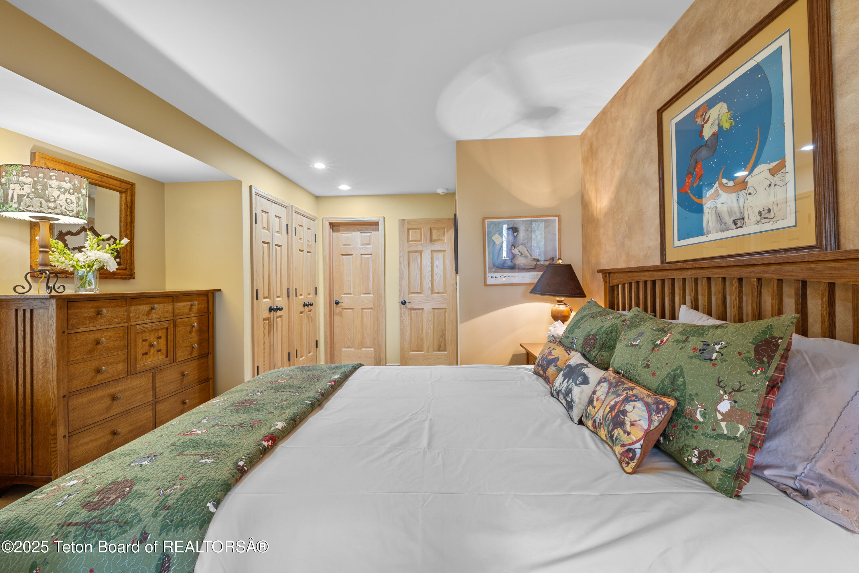 3035 N WHITE PINE Lane