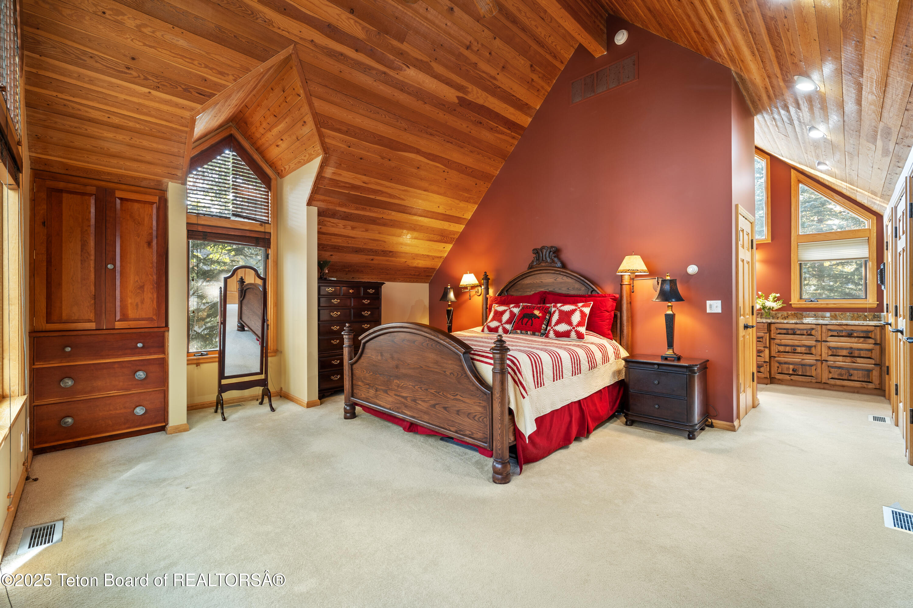 3035 N WHITE PINE Lane