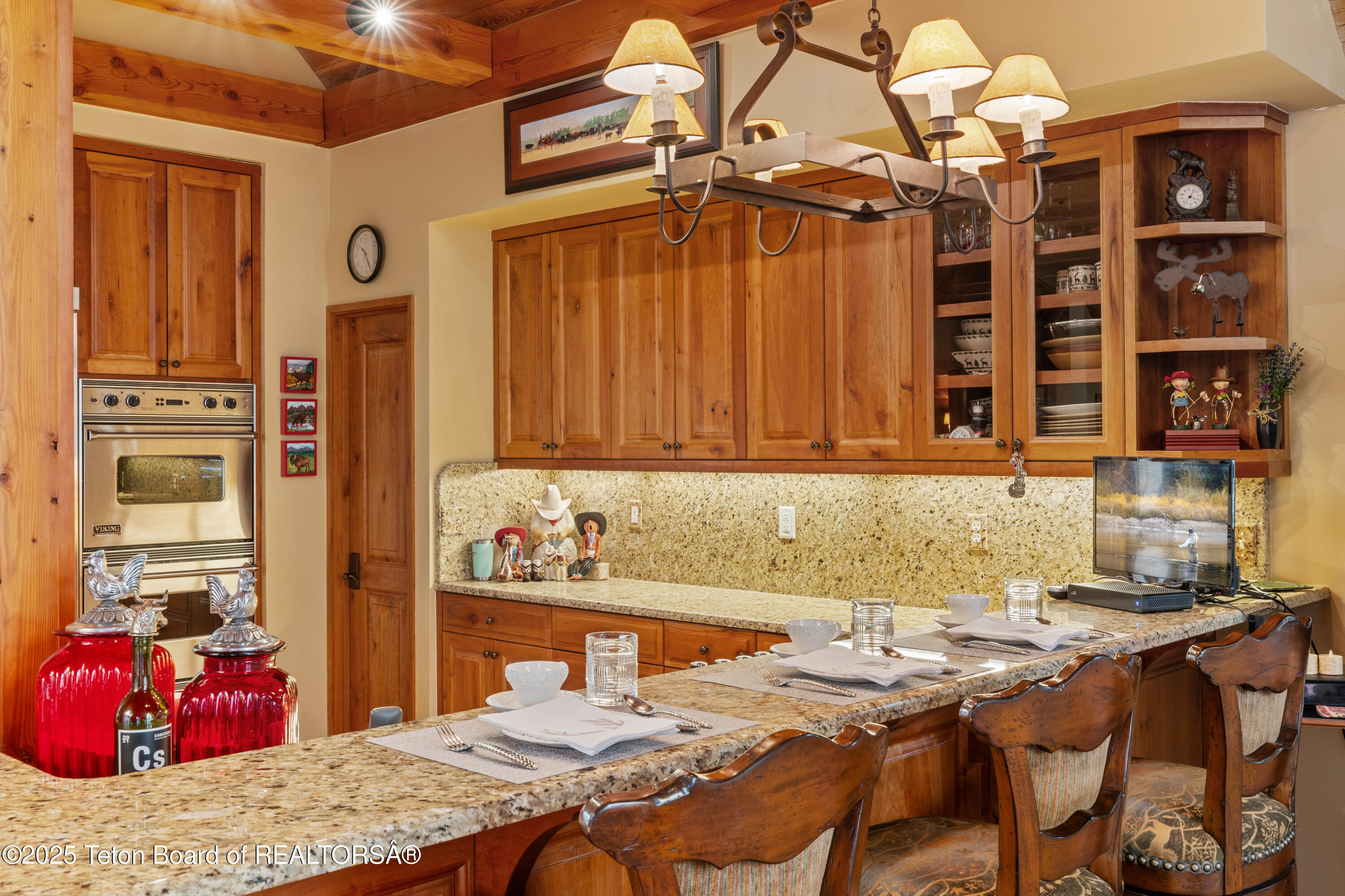 3035 N WHITE PINE Lane