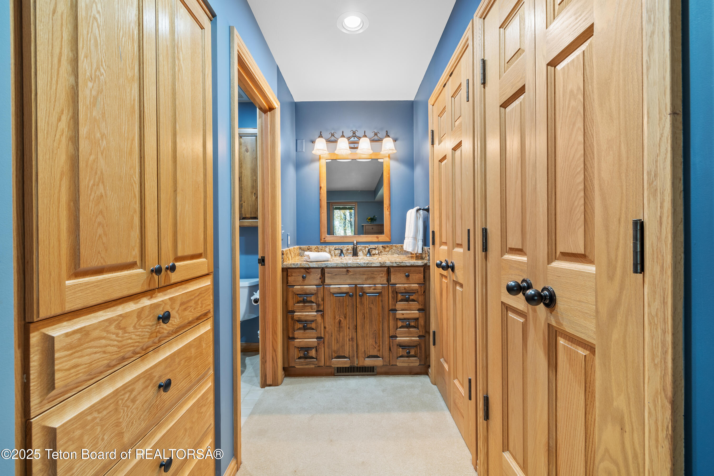 3035 N WHITE PINE Lane