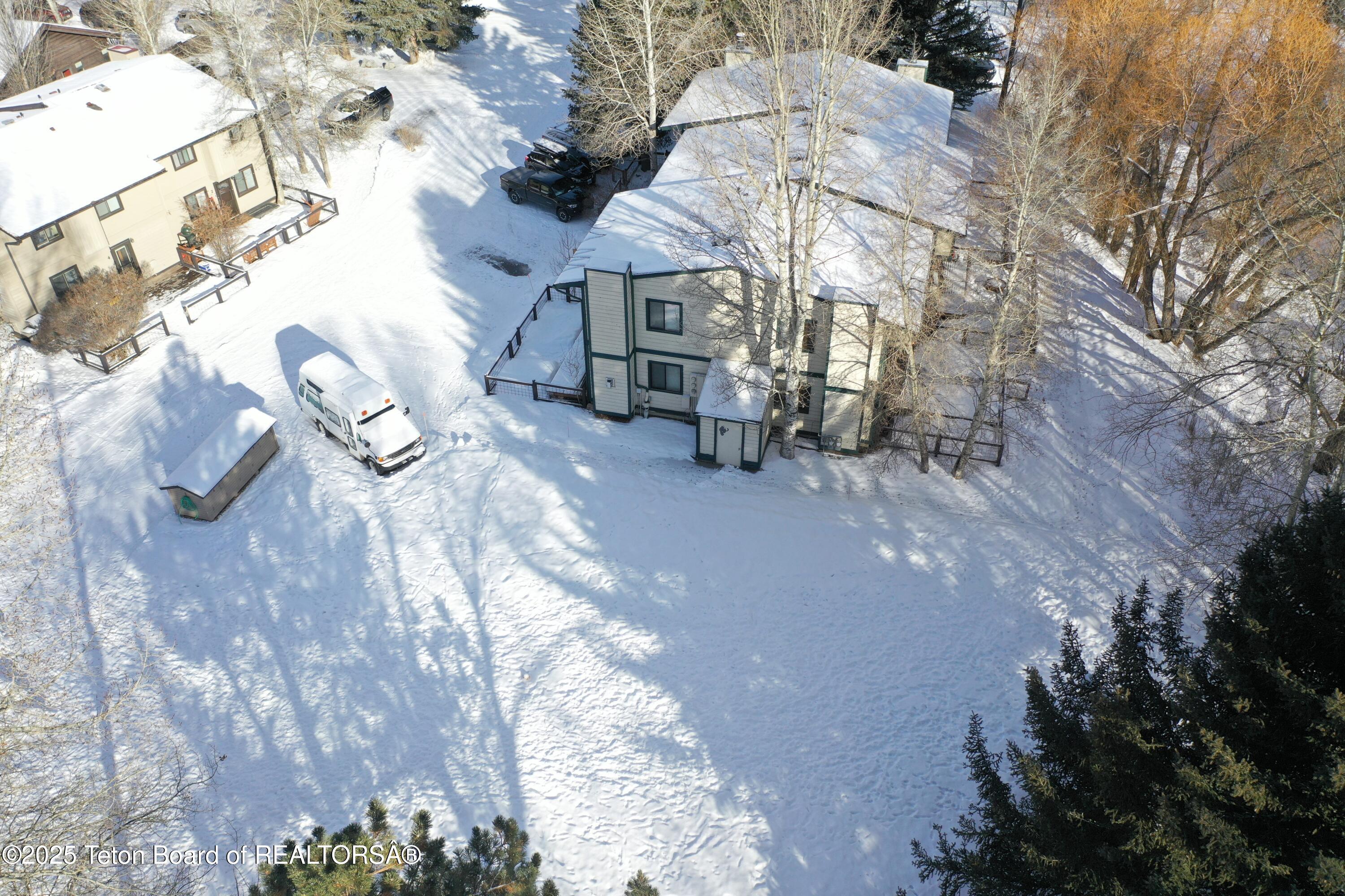 320 E SIMPSON Avenue, 9