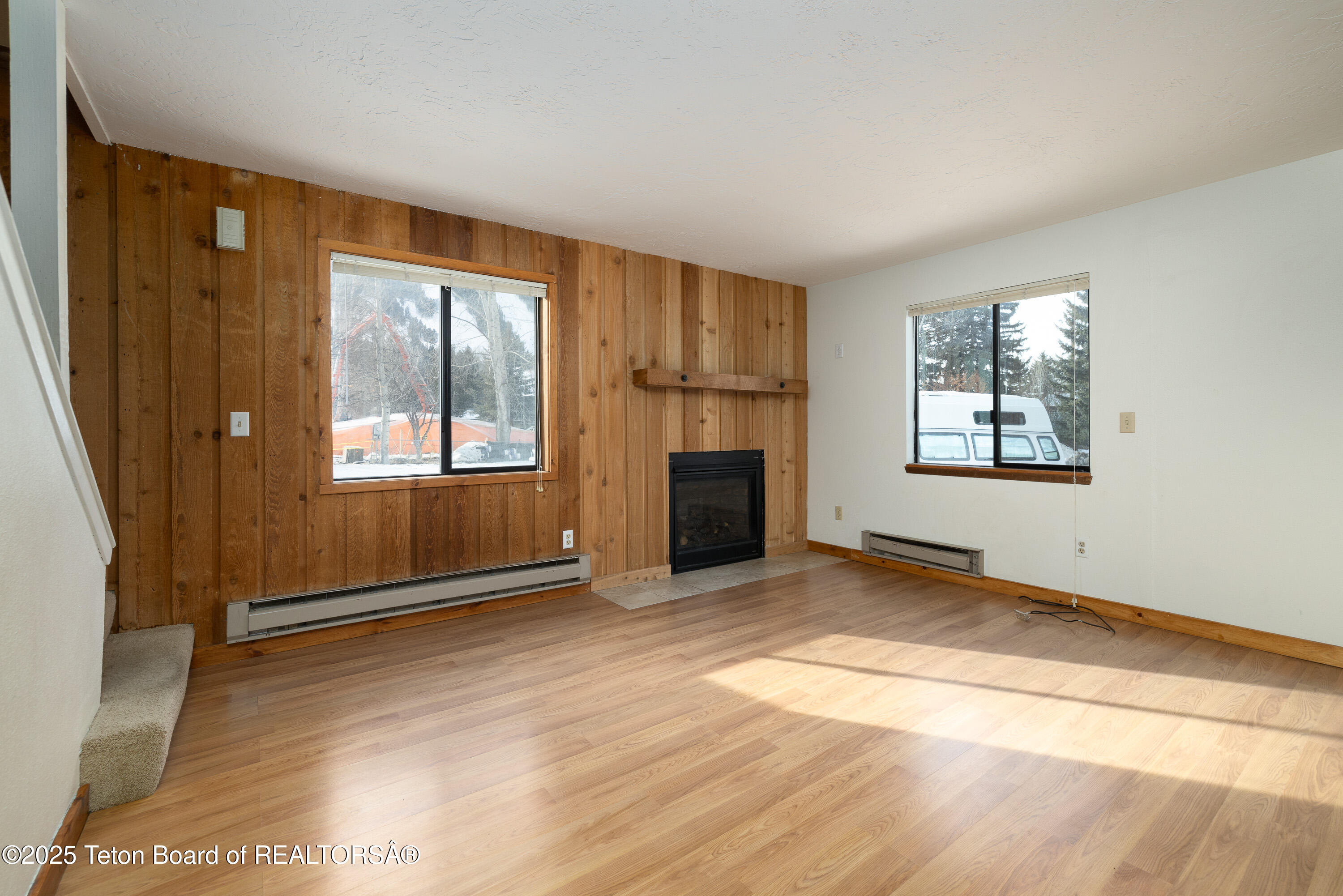 320 E SIMPSON Avenue, 9