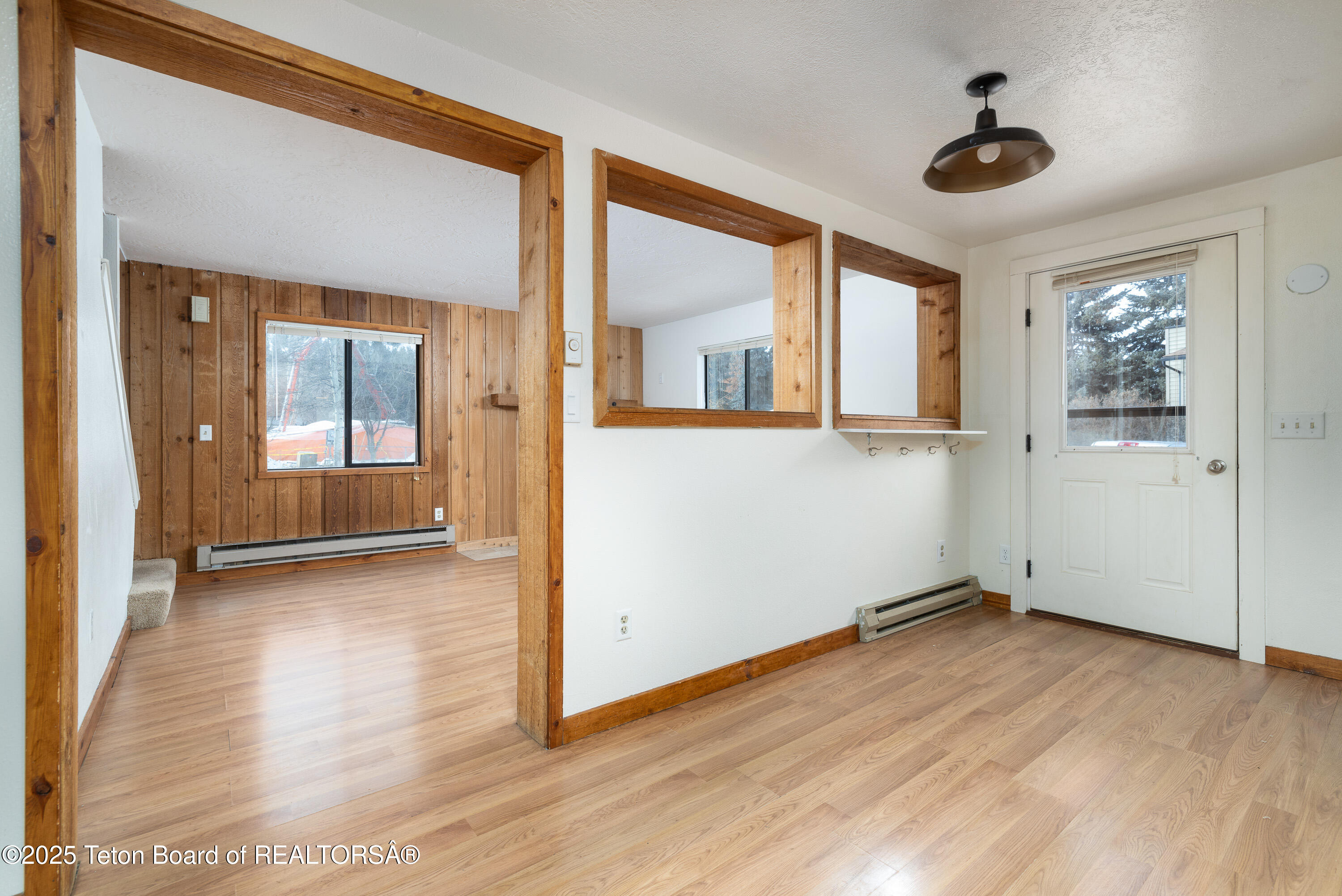 320 E SIMPSON Avenue, 9