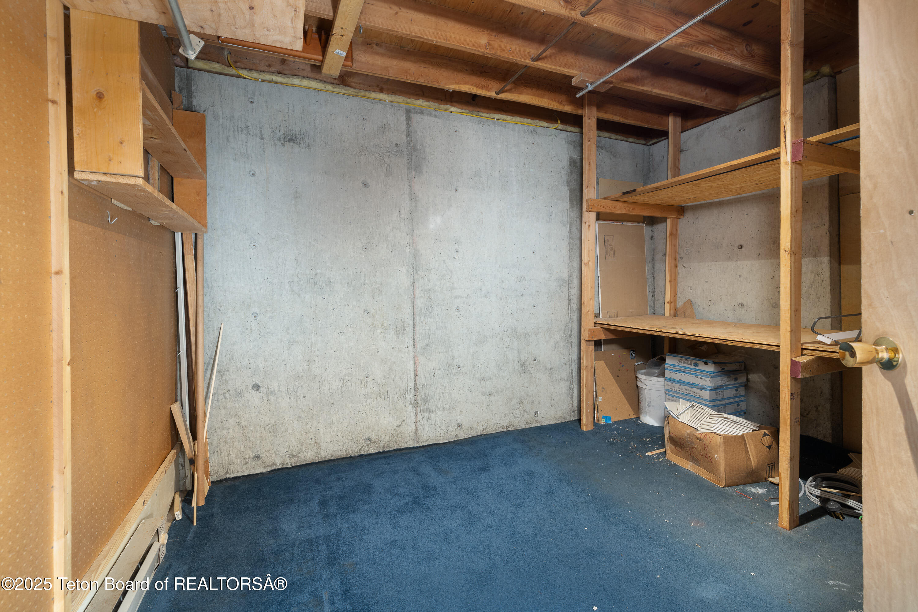 320 E SIMPSON Avenue, 9