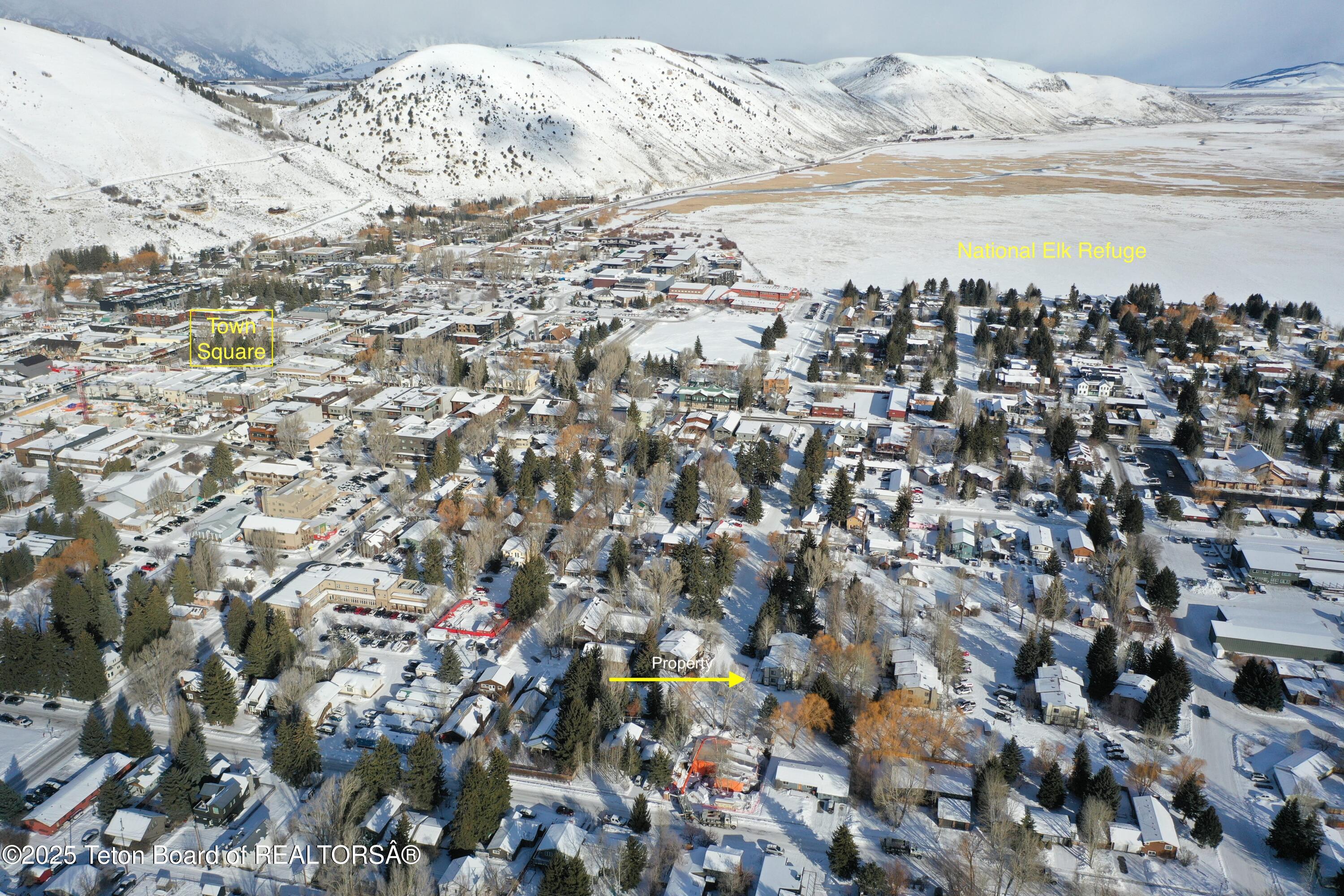 320 E SIMPSON Avenue, 9