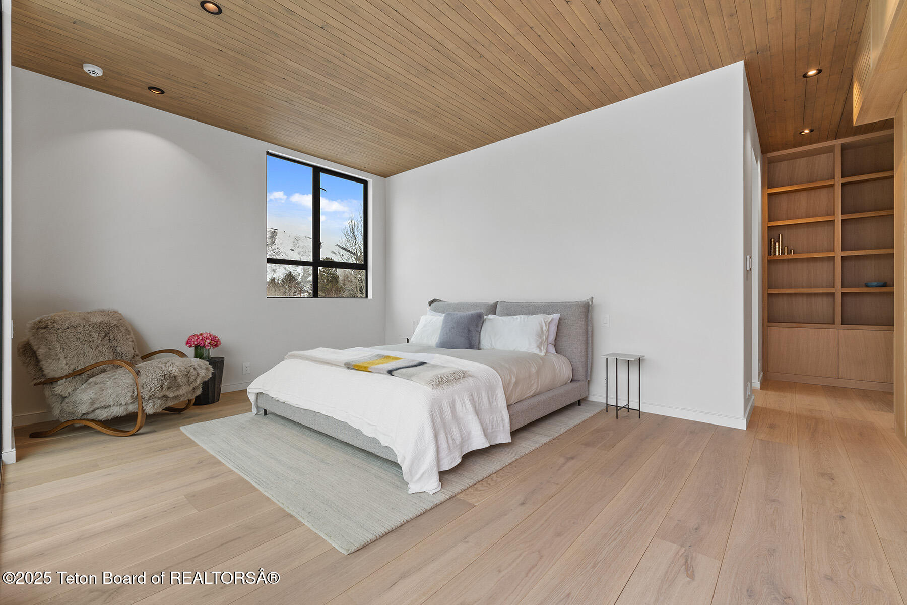 85 N GROS VENTRE Street