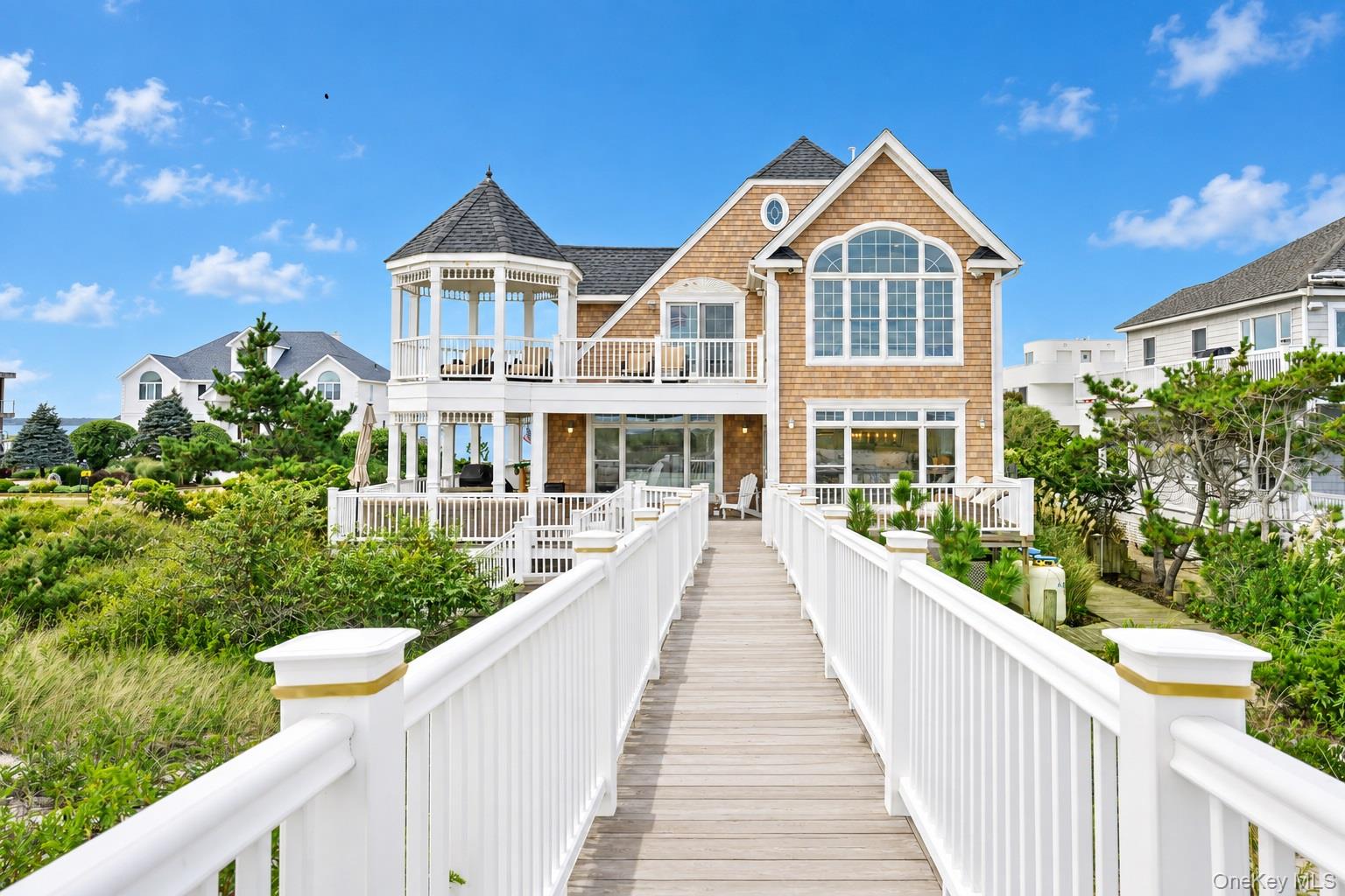 697 Dune Road