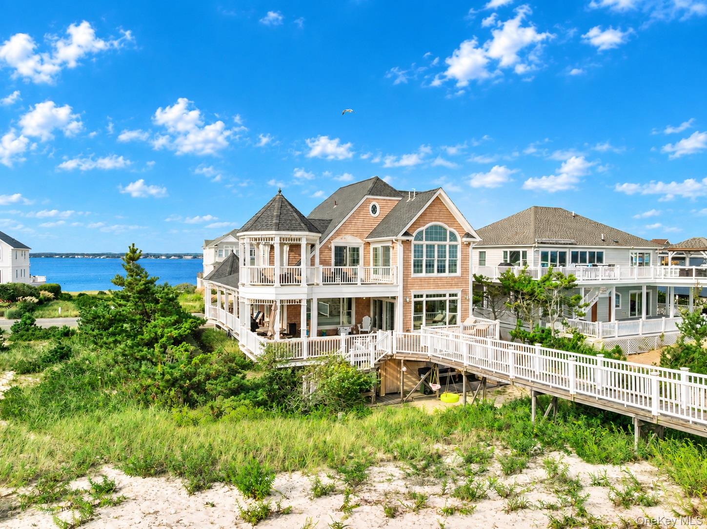 697 Dune Road