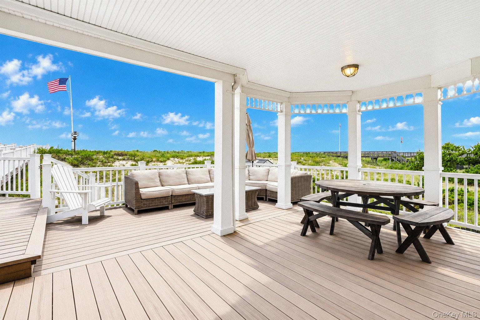 697 Dune Road