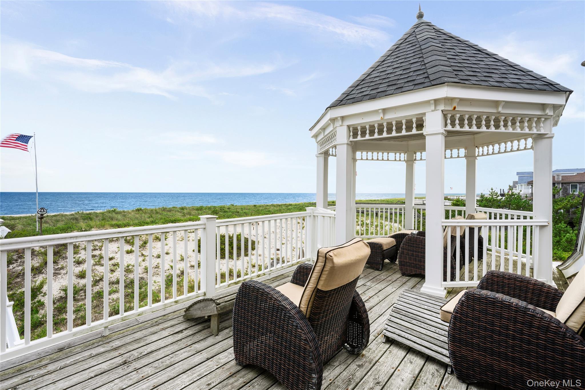 697 Dune Road