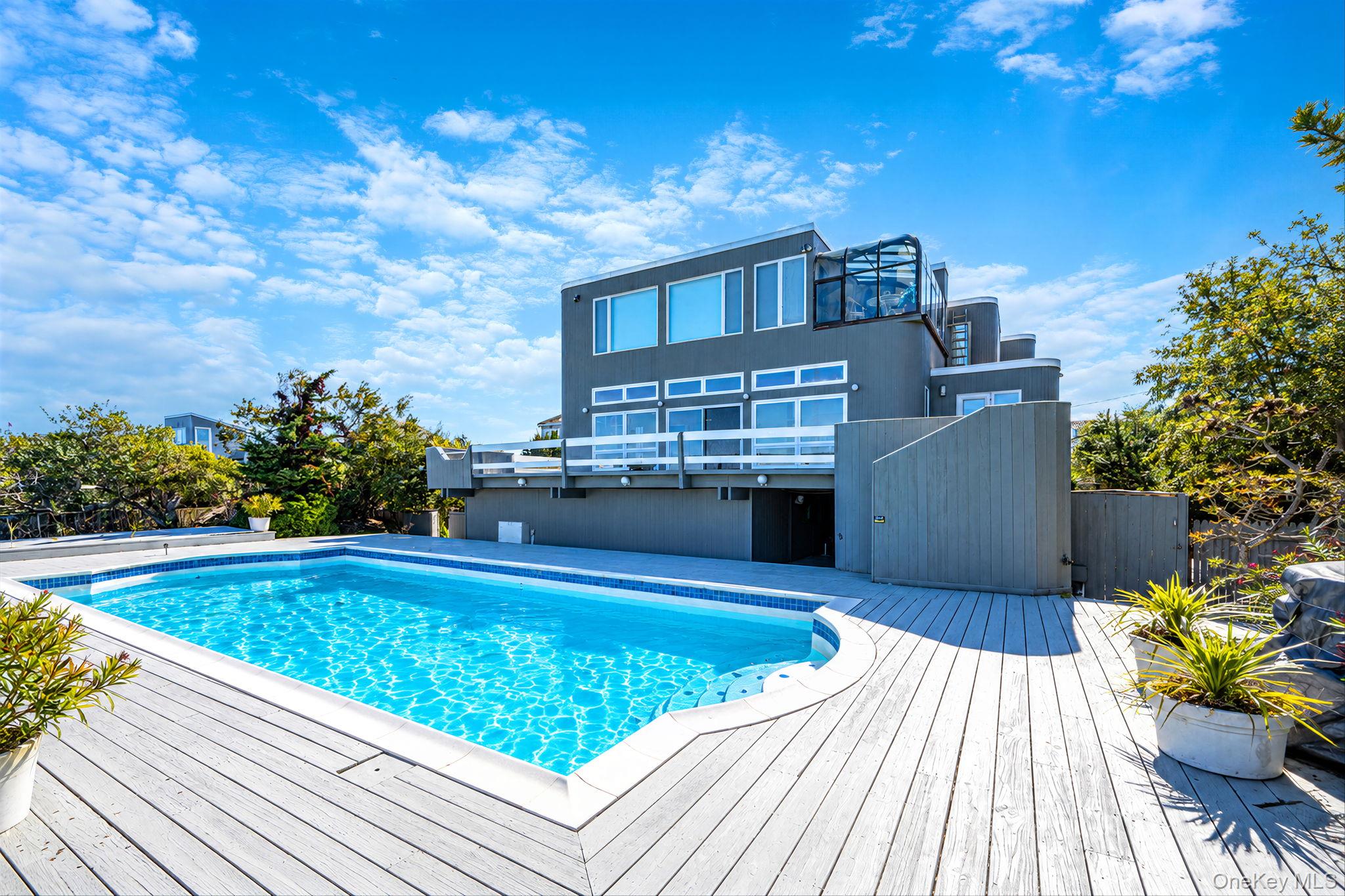 330 Dune Road