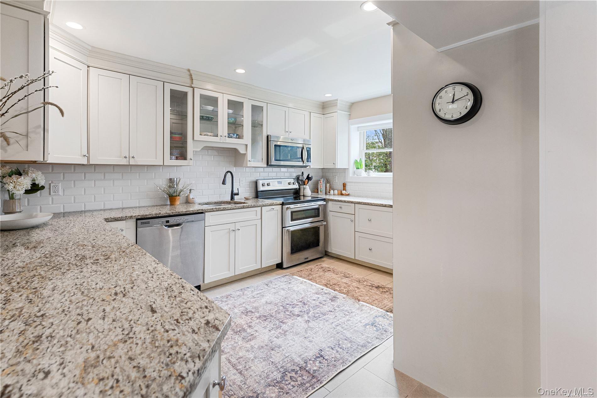 29 Missapoque Avenue